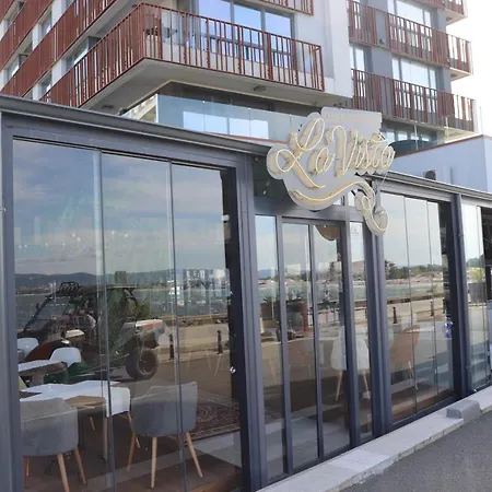 Sea View Private B 511 아파트 네세부르